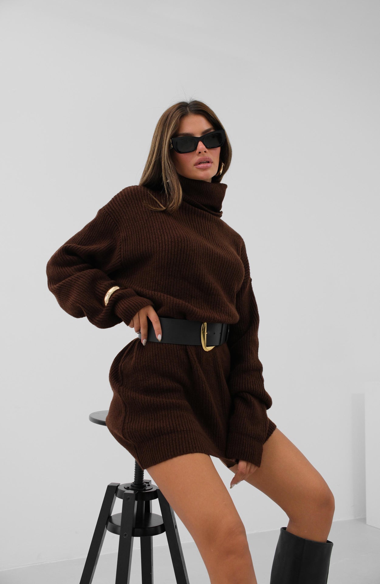 Oversized Gebreide Coltrui , Bruin, Gebreide Truien Dames, Dames Gebreide Truien, Gebreide Trui Dames, Zijkant, Zonnebril